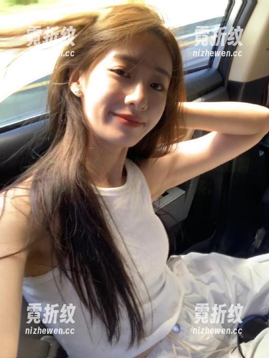 下载了52吃瓜，身边的戏剧瞬间多起来，生活好像在上演。