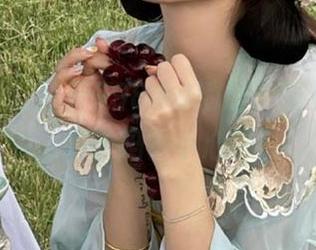 打开998.su地址，黑料吃瓜会上瘾了吗？小心哦！