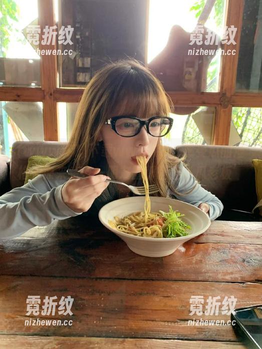 下载www.17，感受瓜的逼格，原来亲友一朋友圈都是些‘瓜老板’啊！