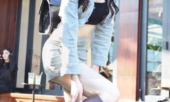 好吧，我承认无意中刷到了www.黑料的分享，也许我有点上头了…