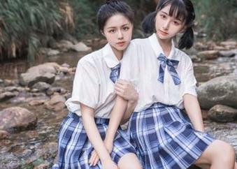 打开“www吃瓜网cc”网页，各种八卦扑面而来，真让我眼花缭乱！