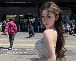 见过官网网页版，但“五一吃瓜”的有点上头啊