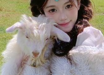 还在租房追剧？快来五一黑料app找乐子！