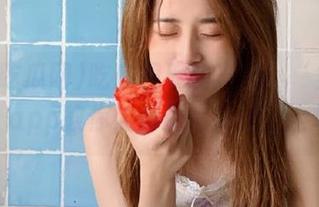 吃瓜国度的兴起！“免费吃瓜网”app教你如何用指尖捕捉全场戏！