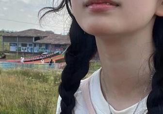吃瓜网推出独家‘胸口线’-免费吃瓜不花一毛钱，小心撑爆！