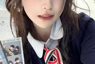赖在沙发上，安卓上吃瓜网在线观看，避免社交尴尬的最佳选择！
