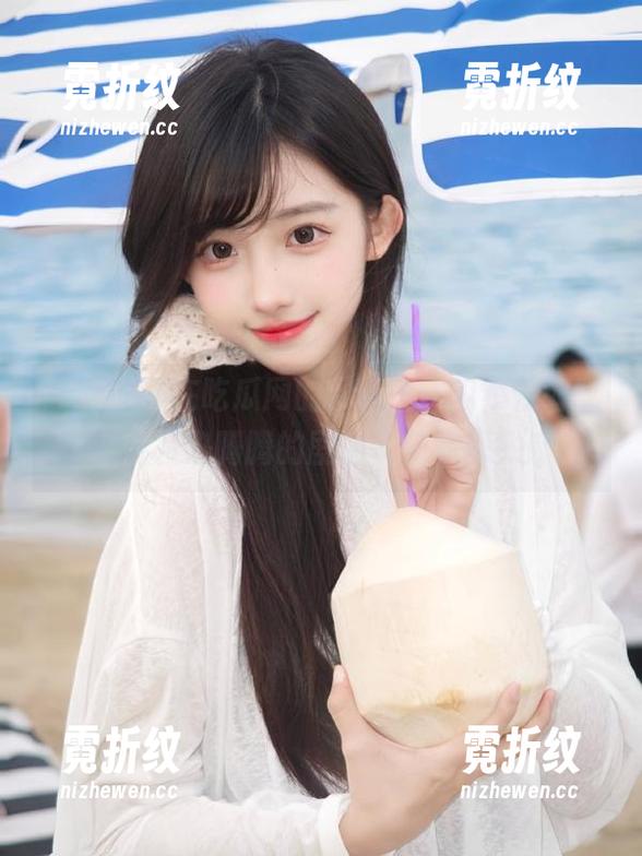 在吃瓜网的网页上，瓜不仅好吃，而且热腾腾的剧情等着你探头！