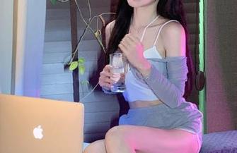 直达手机屏幕，黑料不打烊166.su！聊得天马行空，不过如此。