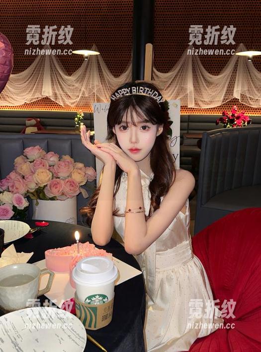 iOS黑料爆料网好像给我的好奇心装了个隐形扣…这就有点色了。